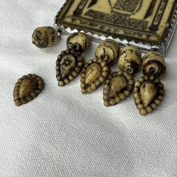 Vintage Judaica Hebrew Kabbalistic Hand Writing on Hand Hanging Amulet Kabbalah - Picture 2 of 8